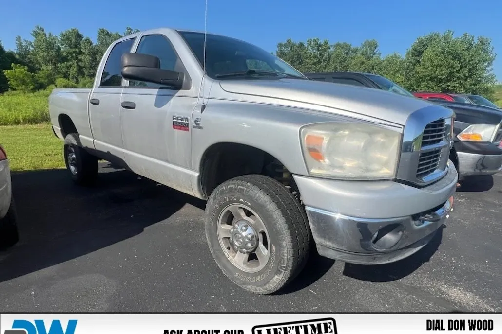 2008 Dodge Ram SLT Wagon photo 1