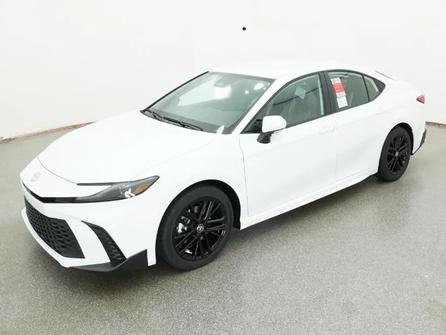 2026 Toyota Camry SE photo 1