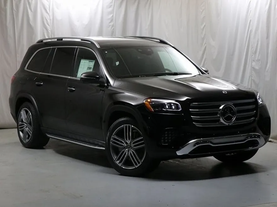 2025 Mercedes Benz GLS 450 4MATIC photo 1