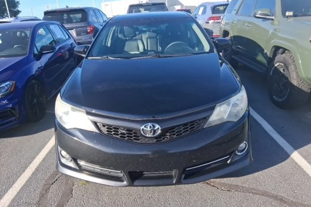 2014 Toyota Camry L photo 1