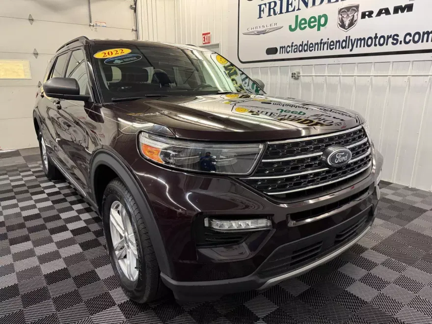 2022 Ford Explorer XLT photo 1