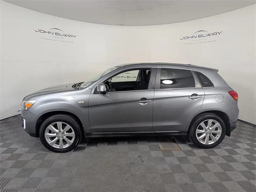 2015 Mitsubishi Outlander Sport SE photo 1