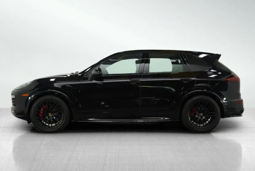 2016 Porsche Cayenne GTS photo 1