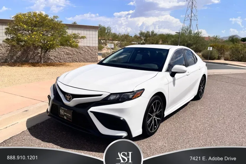 2023 Toyota Camry SE photo 1