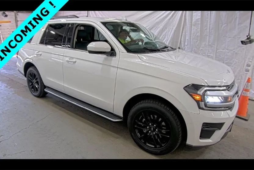 2022 Ford Expedition XLT photo 1