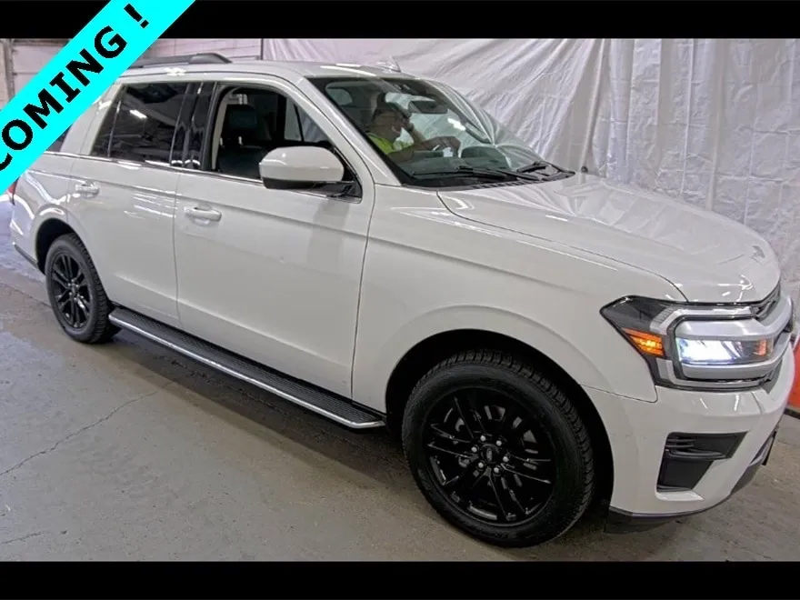 2022 Ford Expedition XLT photo 1