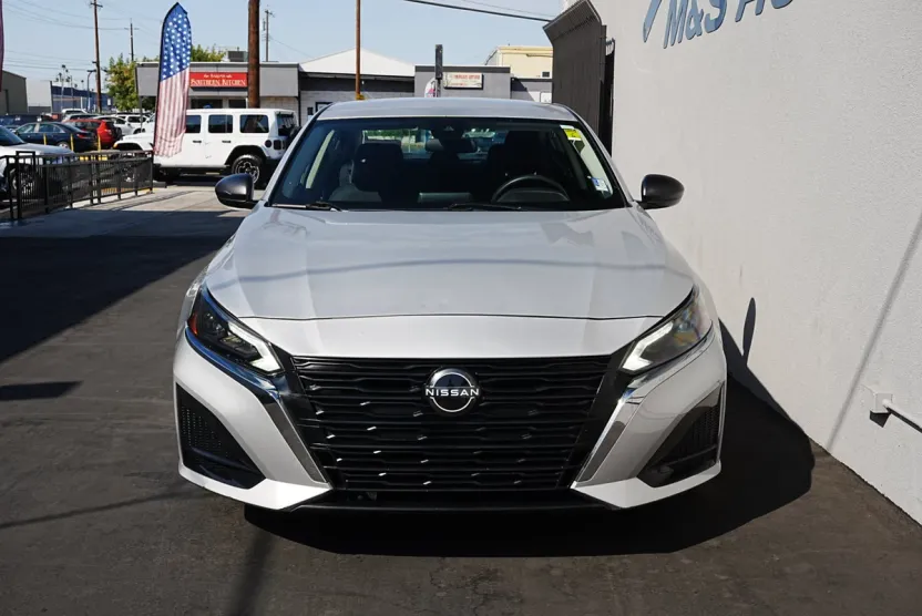 2024 Nissan Altima SV photo 1