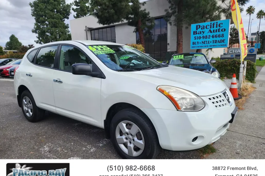 2010 Nissan Rogue photo 1