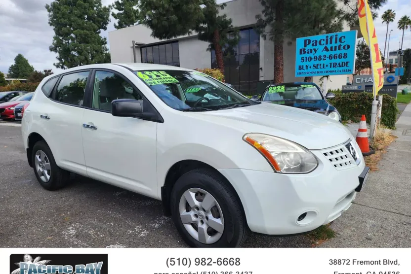 2010 Nissan Rogue photo 1
