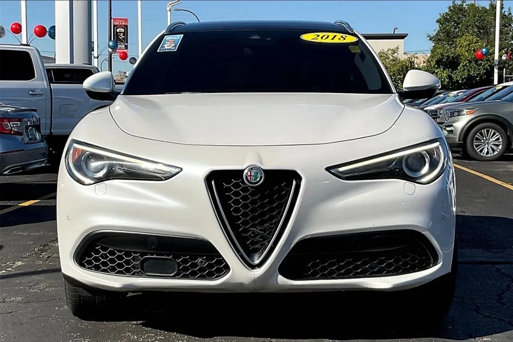 2018 Alfa Romeo Stelvio Ti photo 1