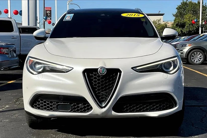 2018 Alfa Romeo Stelvio Ti photo 1