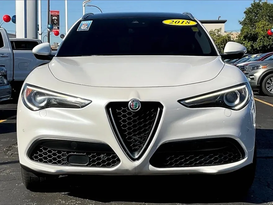 2018 Alfa Romeo Stelvio Ti photo 1