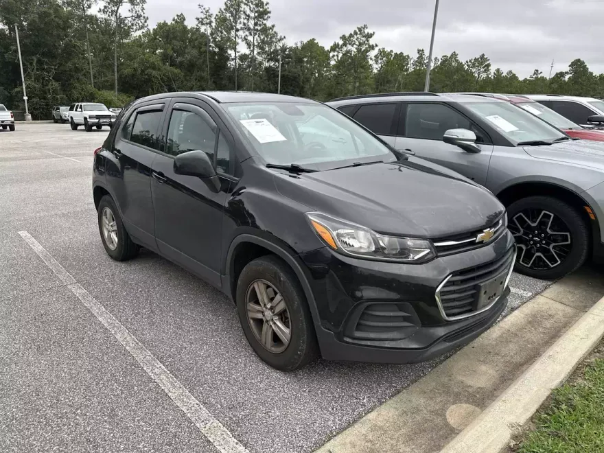 2017 Chevrolet Trax LS photo 1