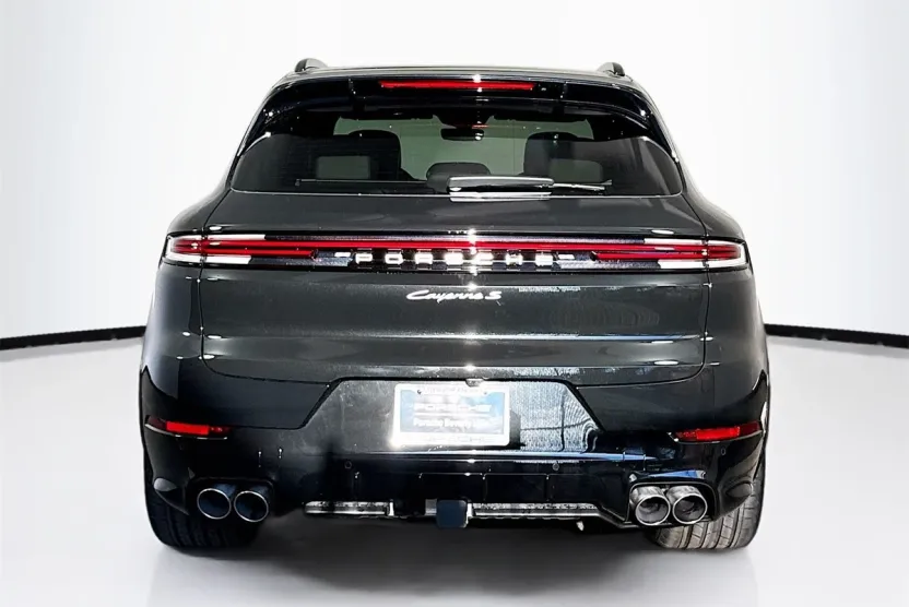 2026 Porsche Cayenne S E-Hybrid photo 1