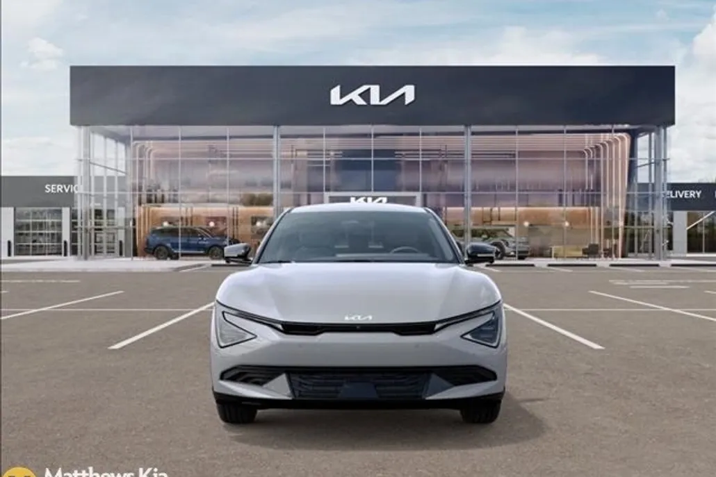 2025 Kia EV6 Light photo 1