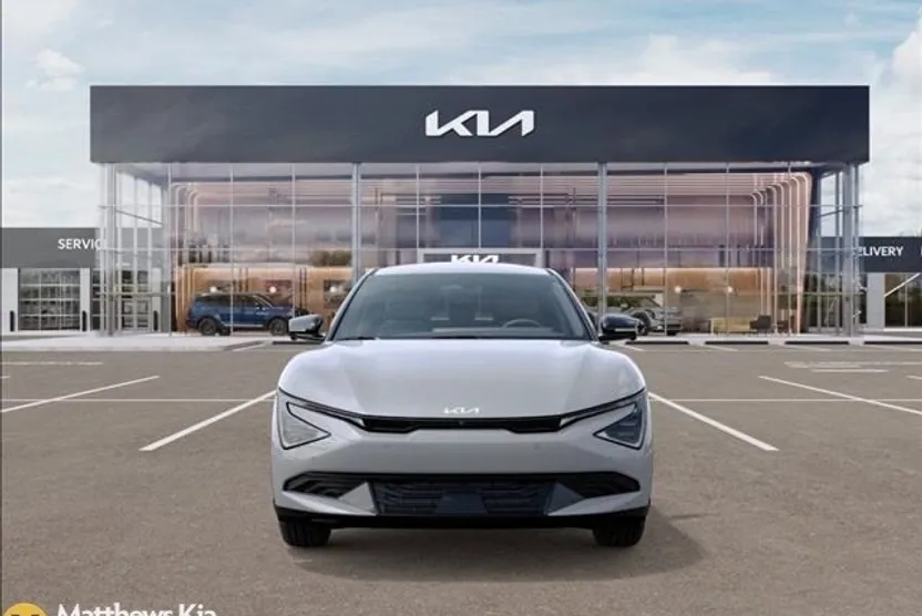 2025 Kia EV6 Light photo 1
