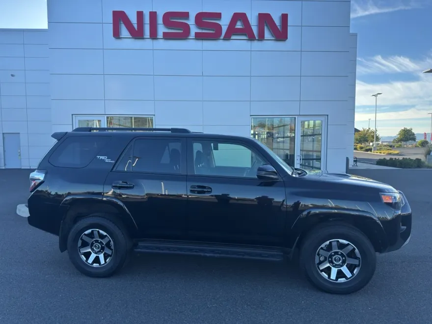 2024 Toyota 4Runner TRD photo 1