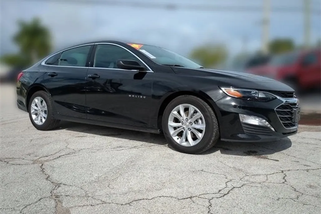 2024 Chevrolet Malibu 1LT photo 1