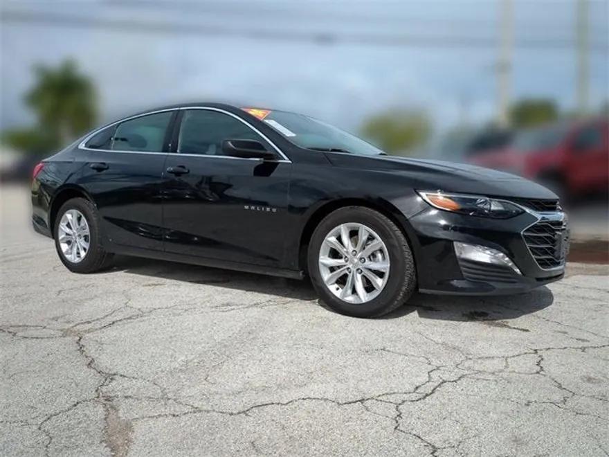 2024 Chevrolet Malibu 1LT photo 1