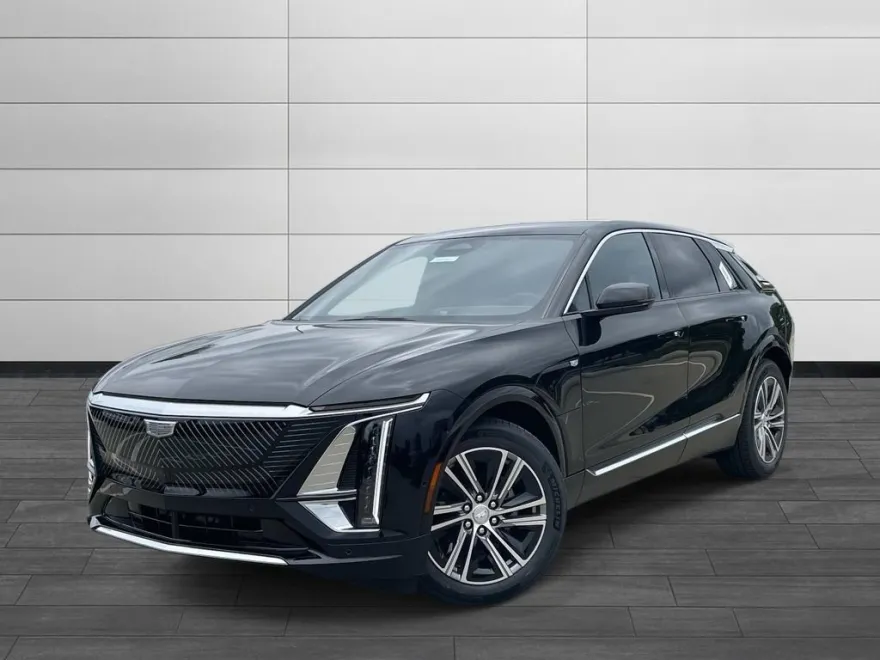 2025 Cadillac Lyriq Luxury photo 1