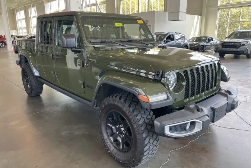 2022 Jeep Gladiator Sport photo 1