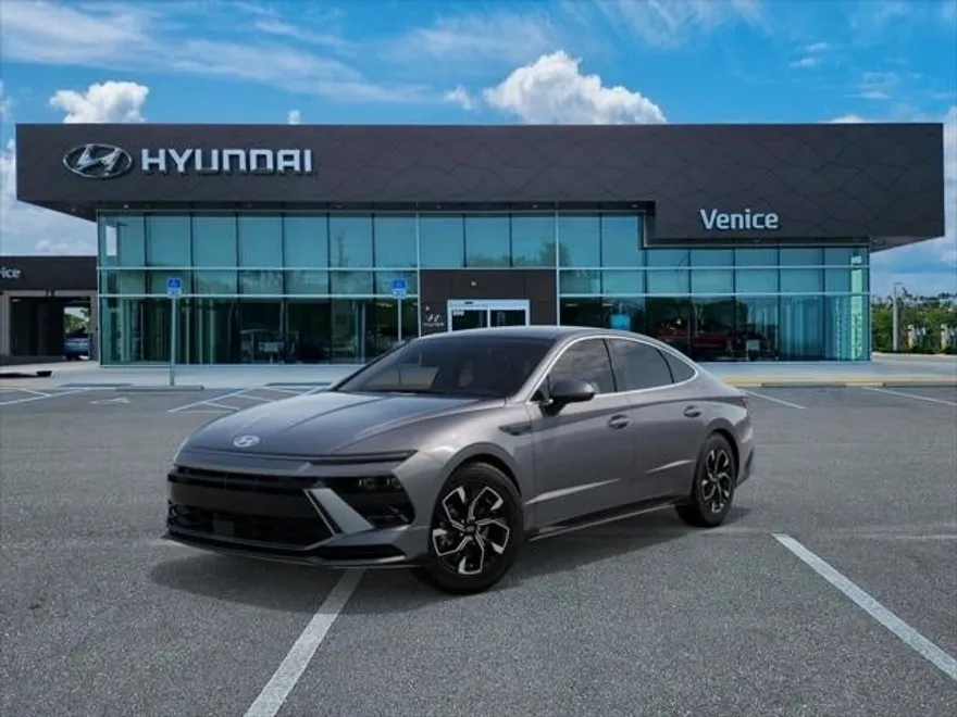 2025 Hyundai Sonata SEL photo 1