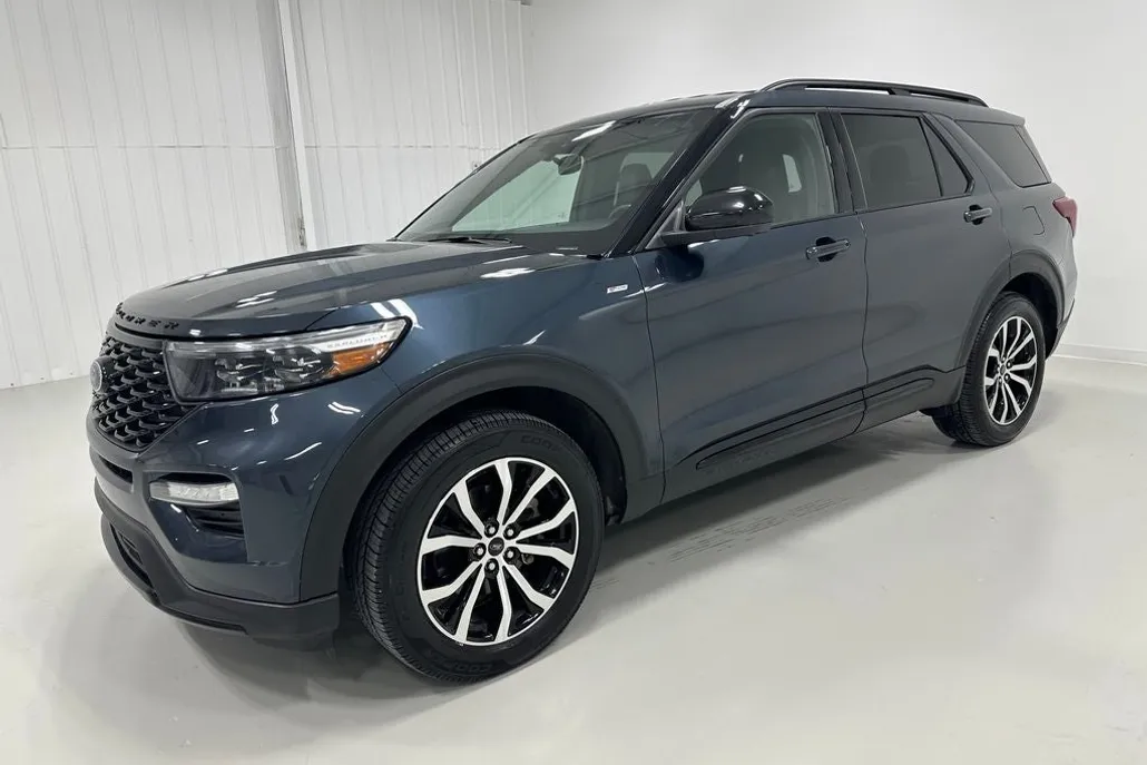 2022 Ford Explorer ST-Line photo 1