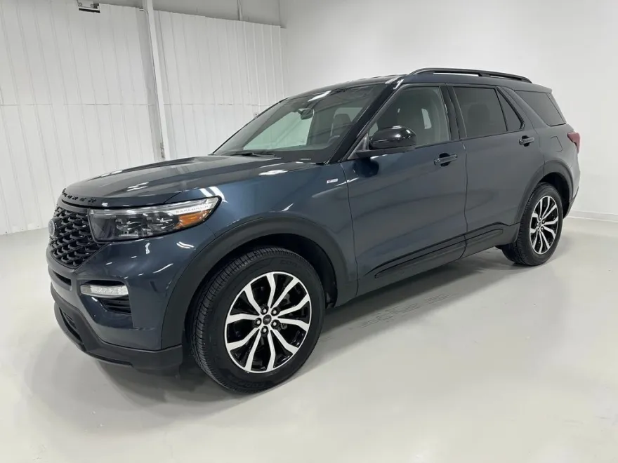 2022 Ford Explorer ST-Line photo 1
