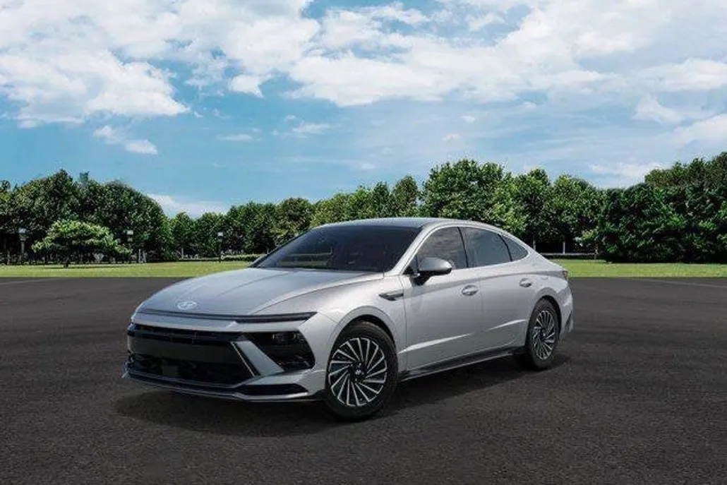 2025 Hyundai Sonata Hybrid SEL photo 1