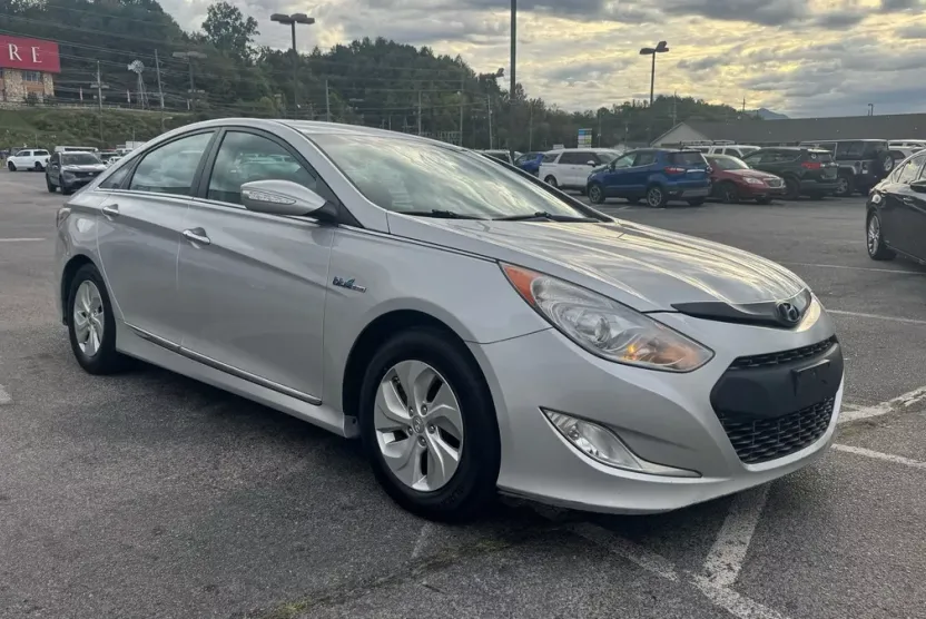 2013 Hyundai Sonata Hybrid Limited photo 1