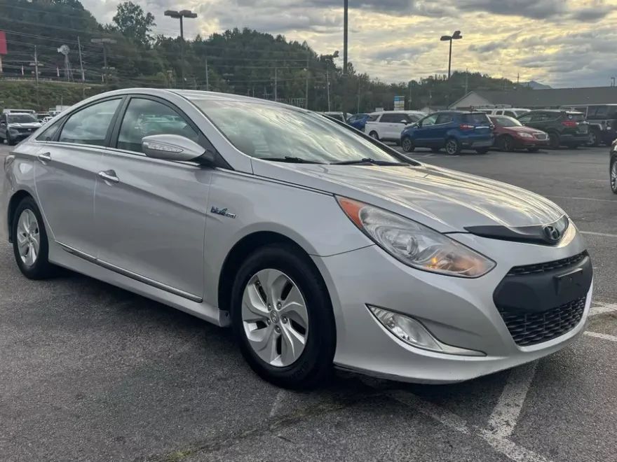 2013 Hyundai Sonata Hybrid Limited photo 1