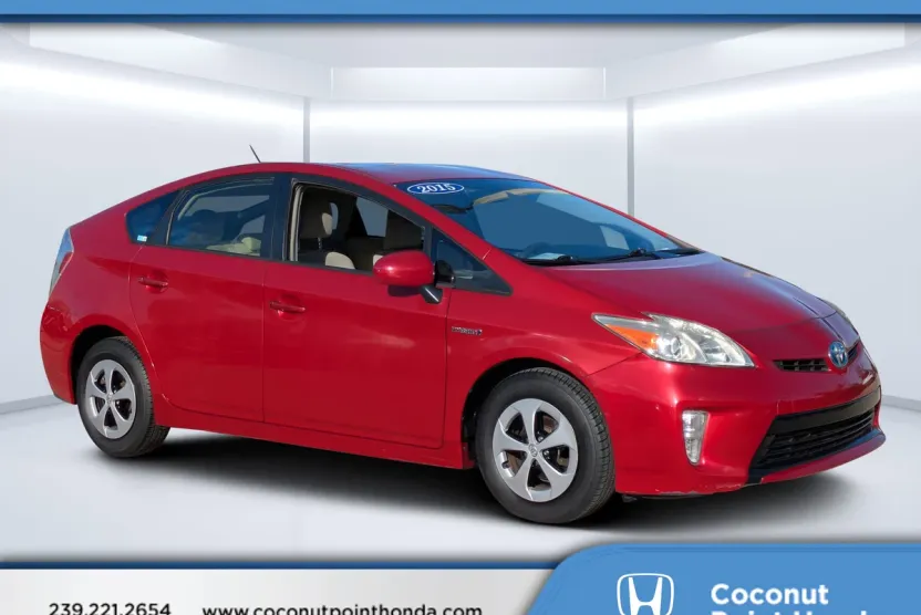 2015 Toyota Prius Four photo 1