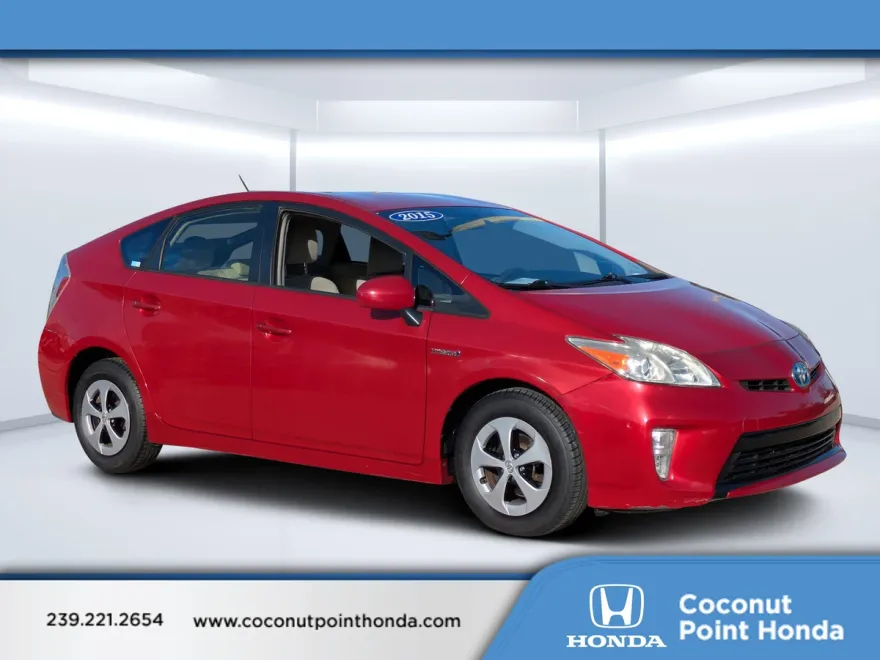 2015 Toyota Prius Four photo 1