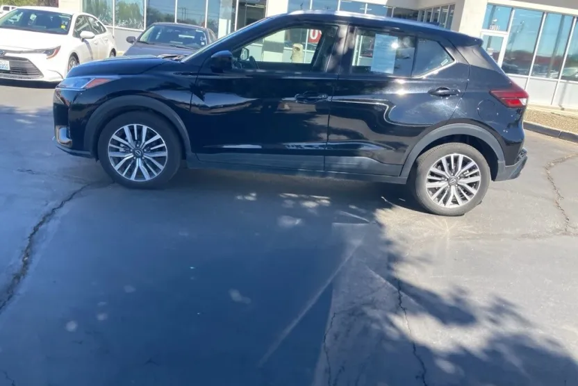 2024 Nissan Kicks SV photo 1