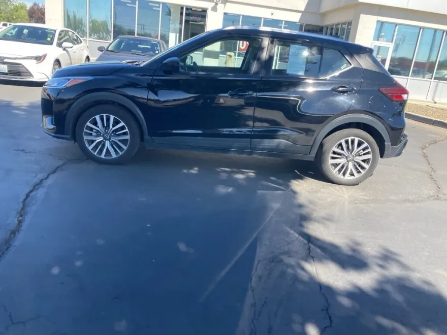 2024 Nissan Kicks SV photo 1
