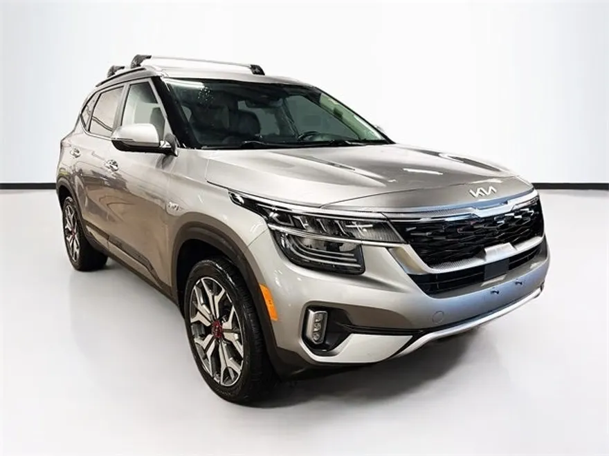 2023 Kia Seltos SX photo 1