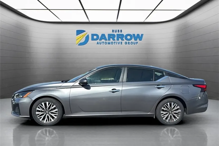 2023 Nissan Altima 2.5 SV photo 1
