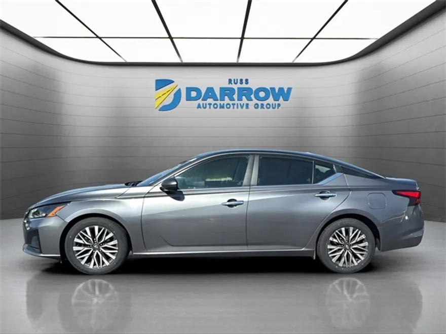 2023 Nissan Altima 2.5 SV photo 1