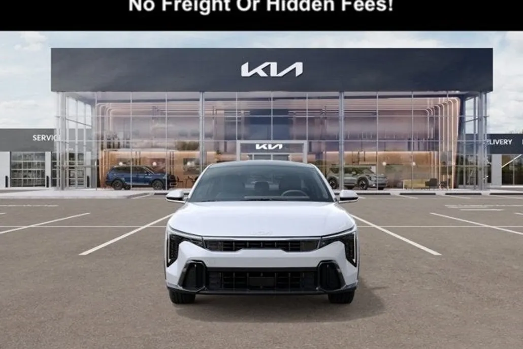 2025 Kia K4 GT-Line Turbo photo 1