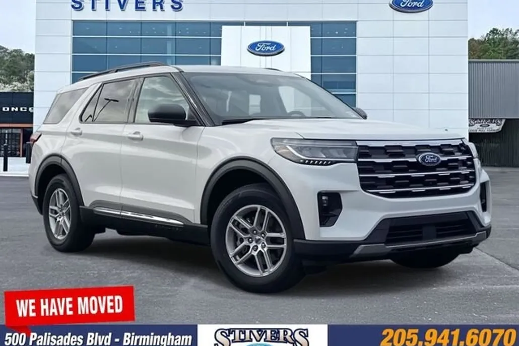 2025 Ford Explorer photo 1