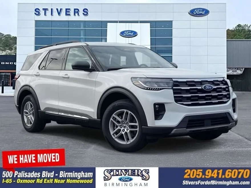 2025 Ford Explorer photo 1