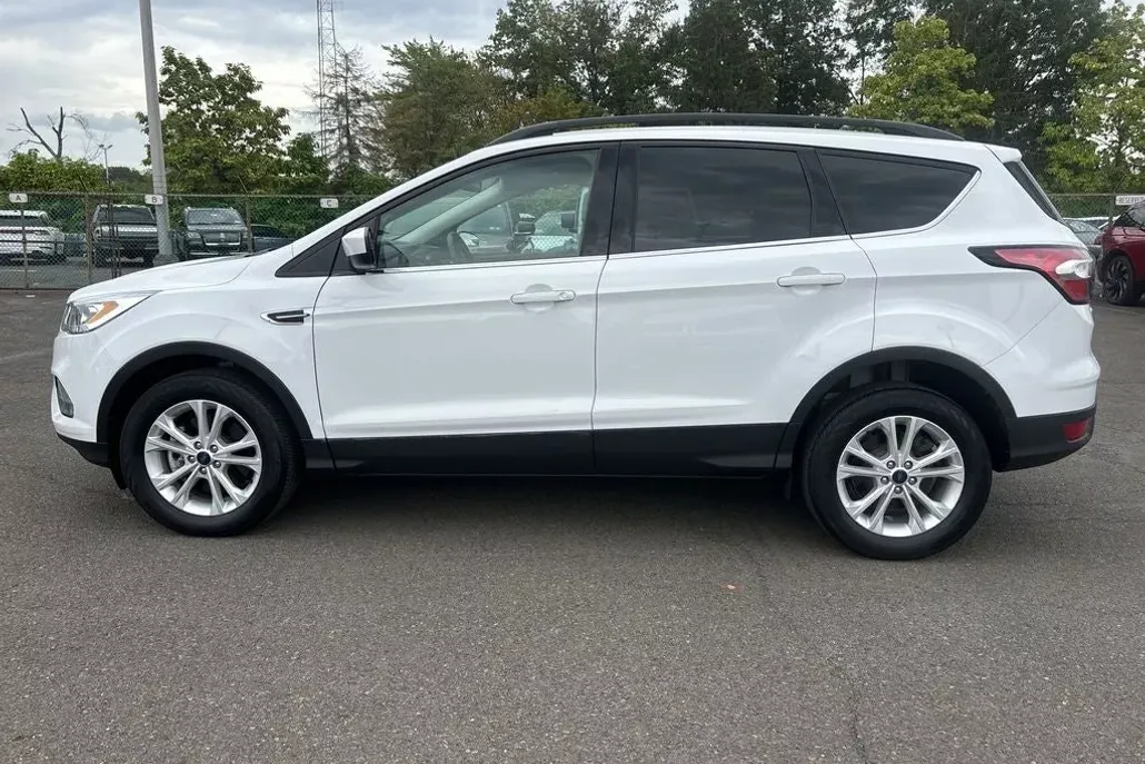 2018 Ford Escape SEL photo 1