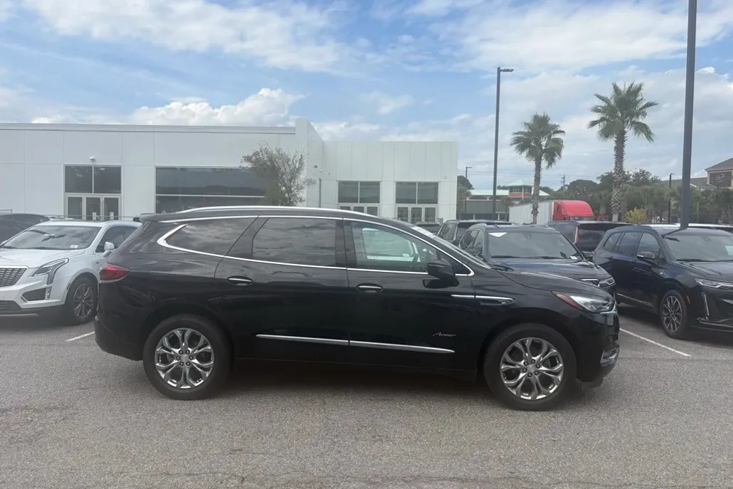 2020 Buick Enclave Avenir photo 1