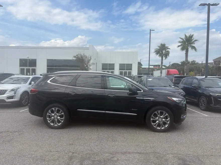 2020 Buick Enclave Avenir photo 1