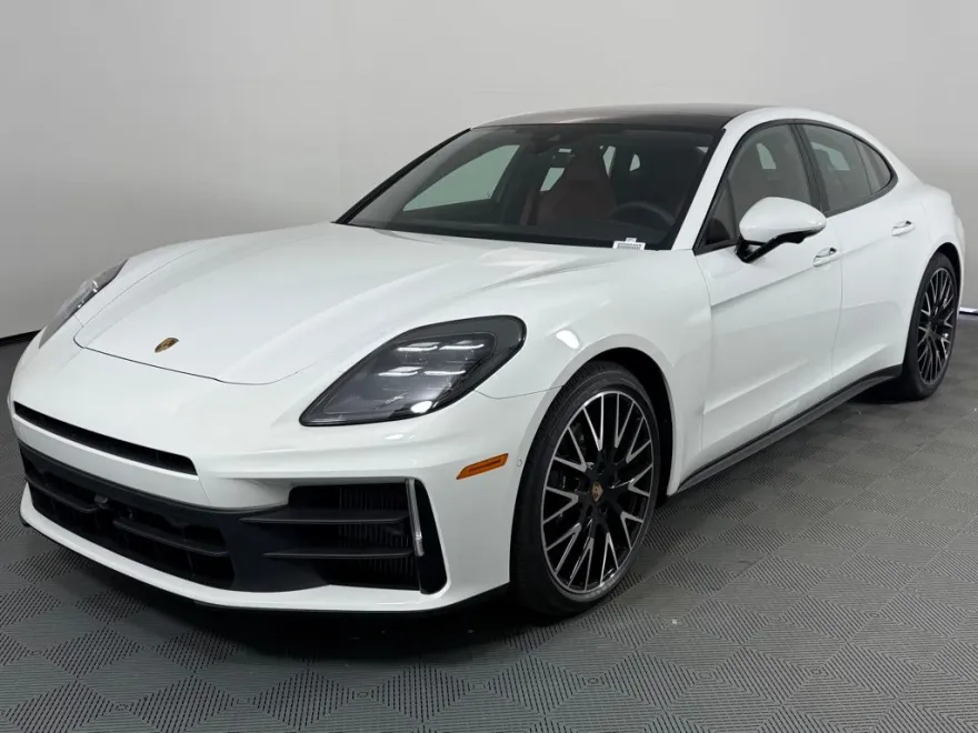 2025 Porsche Panamera 4 photo 1
