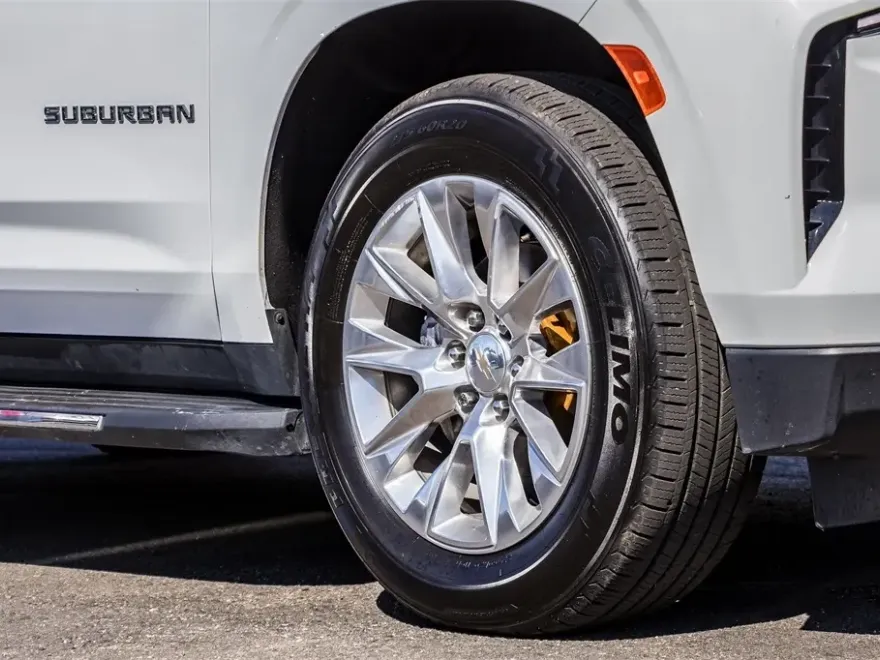 2023 Chevrolet Suburban Premier photo 1