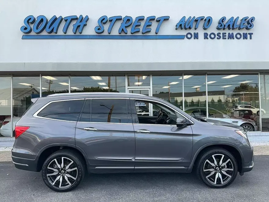 2019 Honda Pilot Touring photo 1