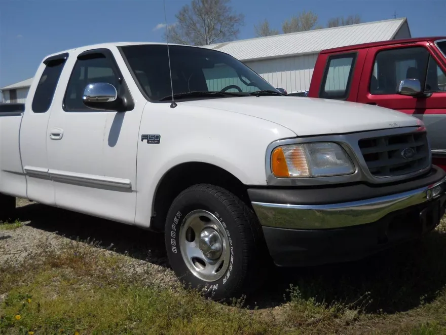 2003 Ford F-150 XLT photo 1