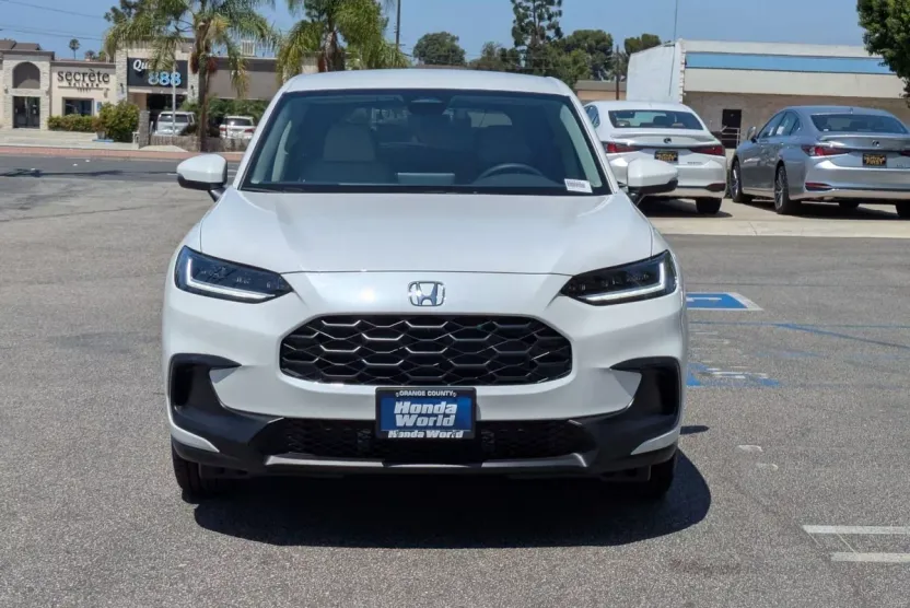 2026 Honda HR-V LX photo 1