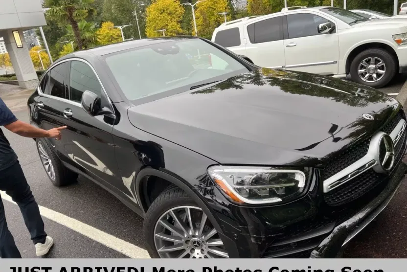 2021 Mercedes Benz GLC 300 photo 1